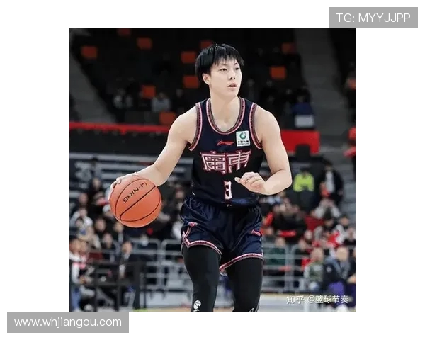 胡明轩领衔广东男篮新篇章 年轻力量引领球队未来发展 胡明轩领衔广东男篮新篇章 年轻力量引领球队未来发展