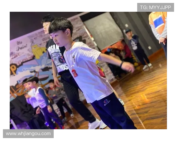 重庆街舞队荣登街舞节奏排行榜第三名展现实力与风采