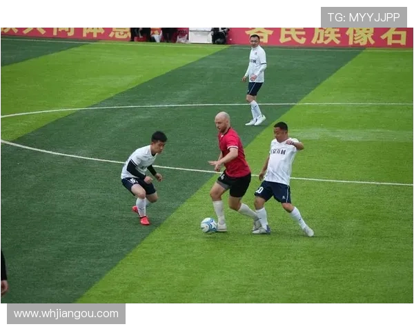 安郅与泰雷克的激烈对决揭示了足球战术的深度与魅力 安郅与泰雷克的激烈对决揭示了足球战术的深度与魅力